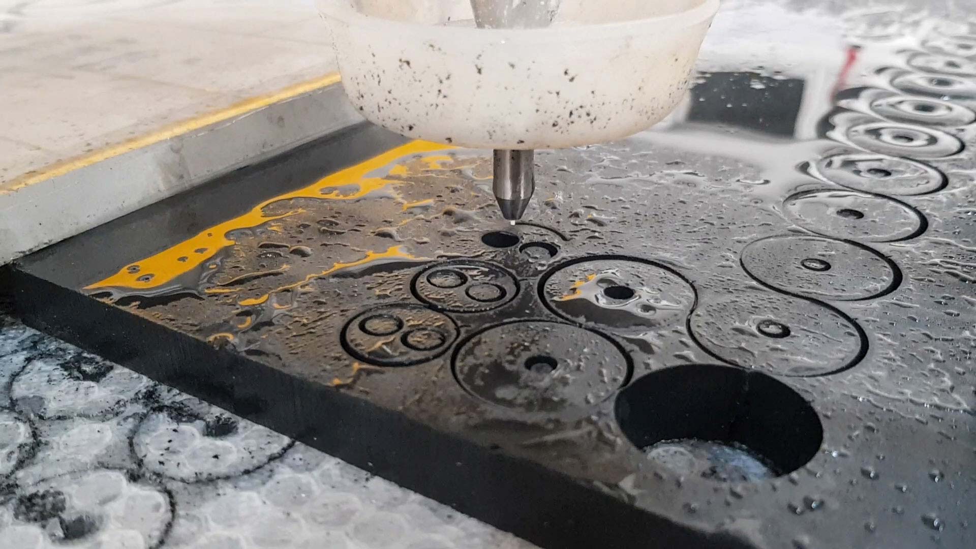 Water Jet Glass Cutting: Various Thickness